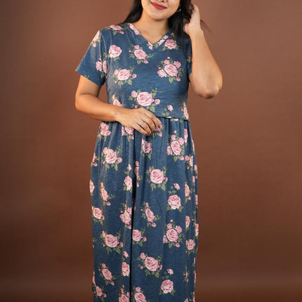 Maternity zipless feeding gown